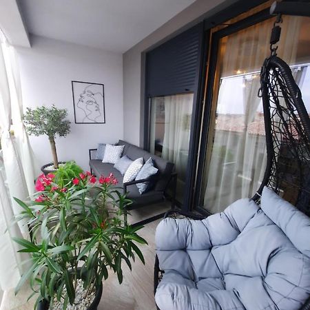 Enjoy Pula - New Apt With Terrace And Free Parking Garage Exterior foto