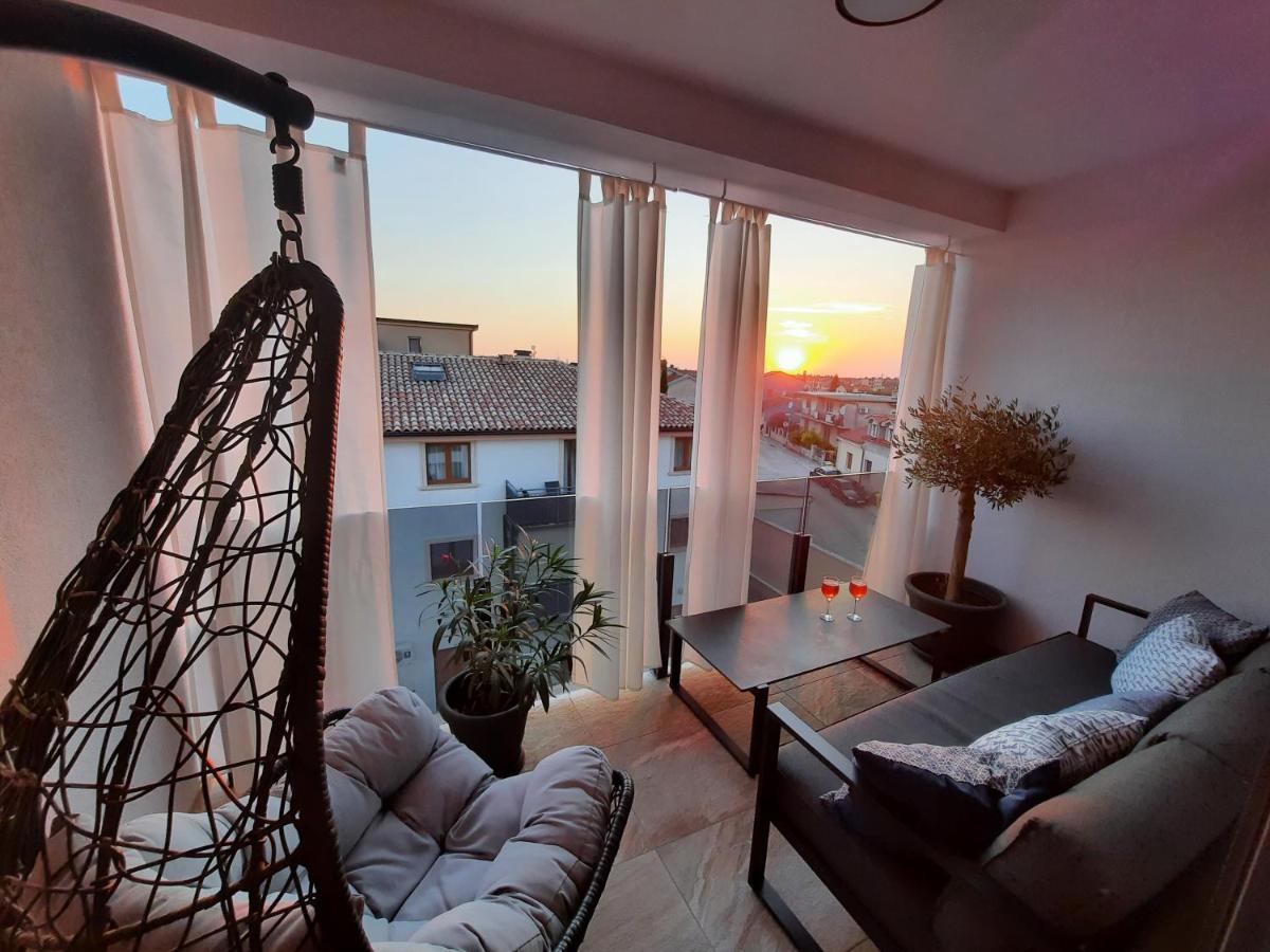 Enjoy Pula - New Apt With Terrace And Free Parking Garage Exterior foto