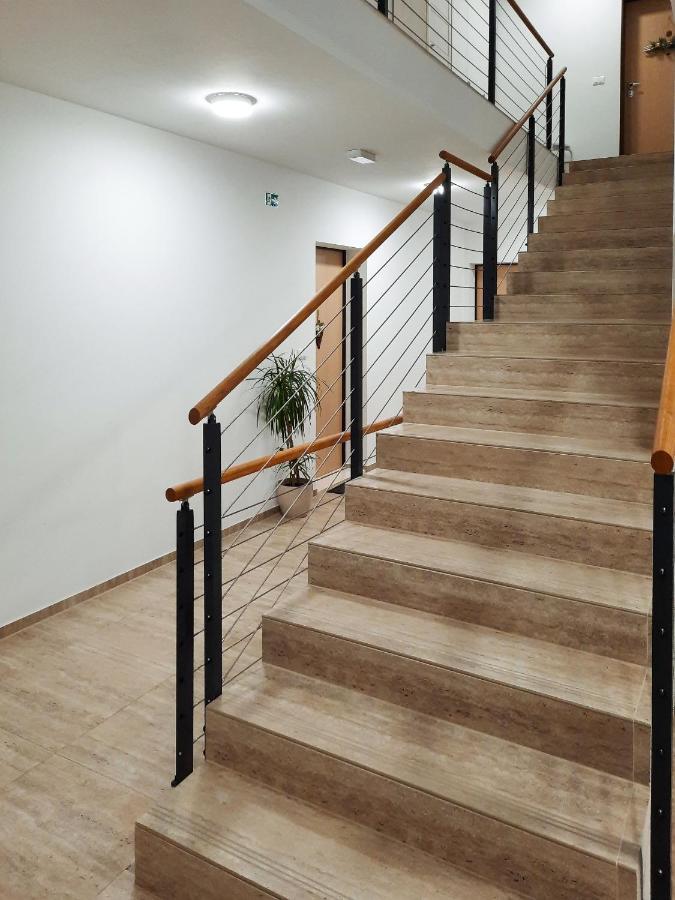 Enjoy Pula - New Apt With Terrace And Free Parking Garage Exterior foto